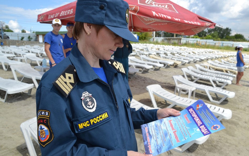 Инспектора ГИМС проверяют пустые челябинские пляжи Инспектор ГИМС за работой