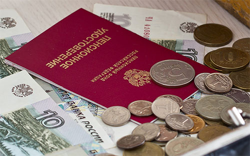 Учитывается ли отпуск по уходу за ребенком при начислении пенсии