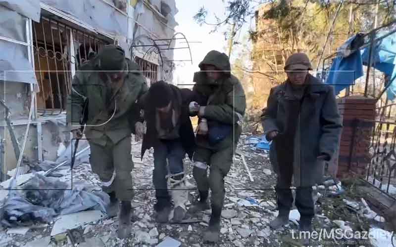 В Мариуполе к бойцам ДНР приполз старик с прострелянной снайпером ногой