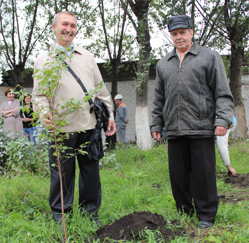 Цементники провели акцию «Посади дерево — помоги планете!»
