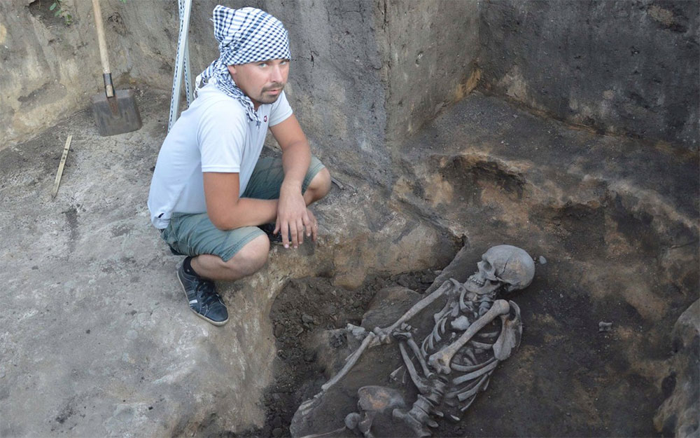 Археологи нашли погребение эпохи бронзы на Аркаиме