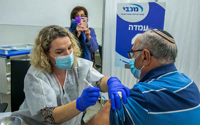 Израиль договаривается о новых поставках вакцины Pfizer/BioNTech