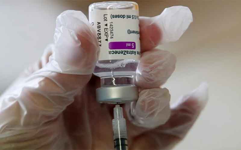 В Великобритании рекомендовали не делать вакцину AstraZeneca людям до 30 лет