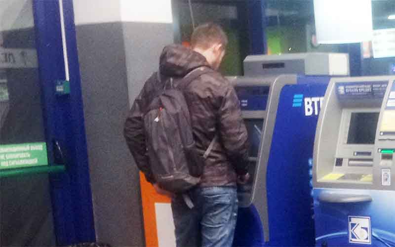 ВТБ запустил переводы через СБП в банкоматах