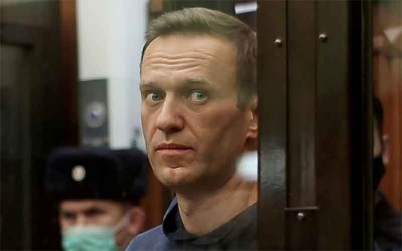 Евросоюз и США слишком настойчиво «хоронят» Навального