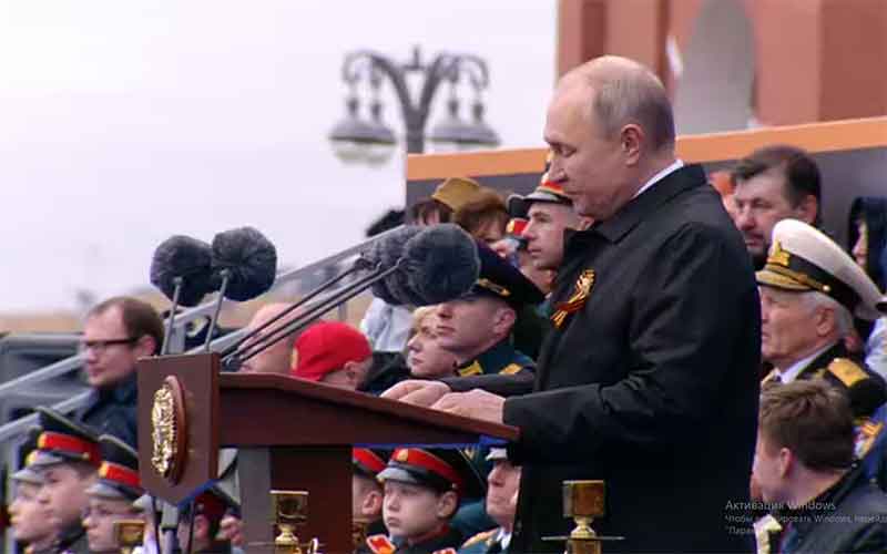 Владимир Путин выступил на Параде Победы 