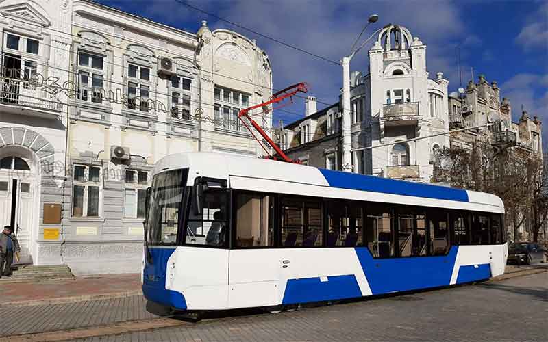 Первые узкоколейные трамваи «Уралтрансмаша» отправлены в Крым