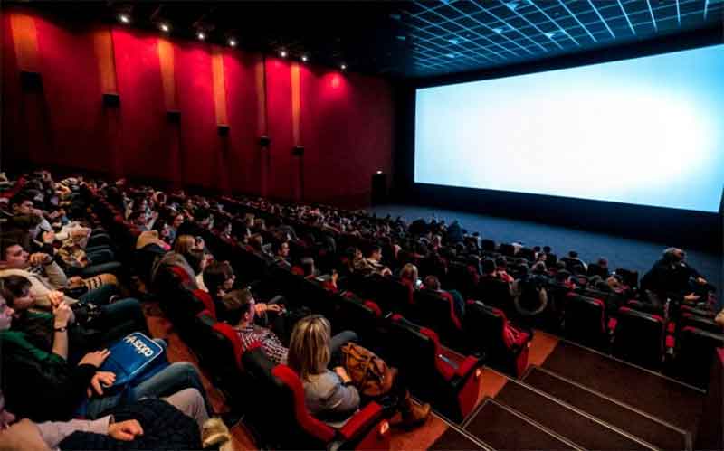 В кинотеатрах России будут обслуживать по-новому