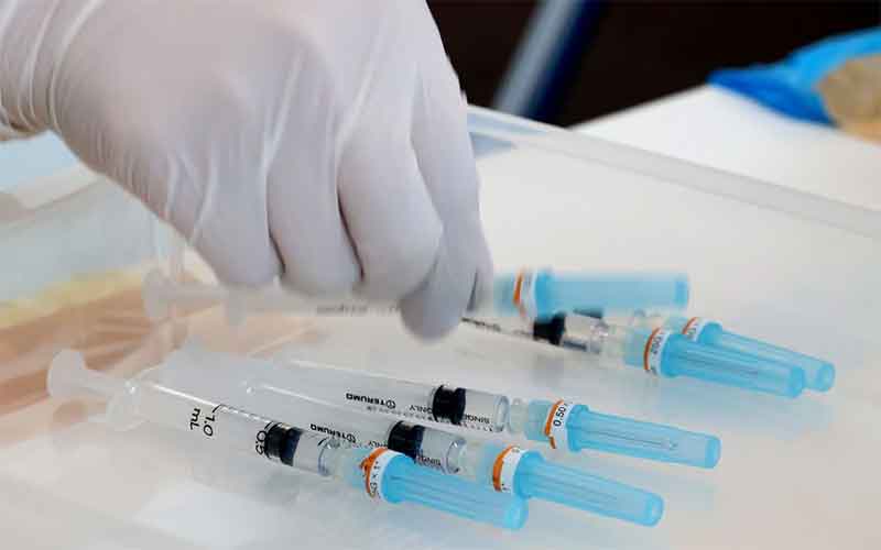 Япония собирается смешивать вакцину AstraZeneca с другими