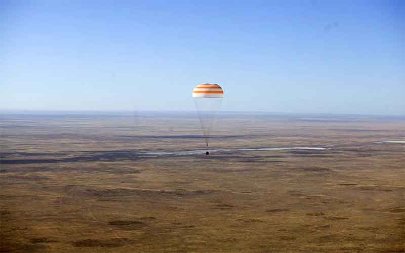 Первый в мире «киноэкипаж» вернула с орбиты парашютная система Ростеха