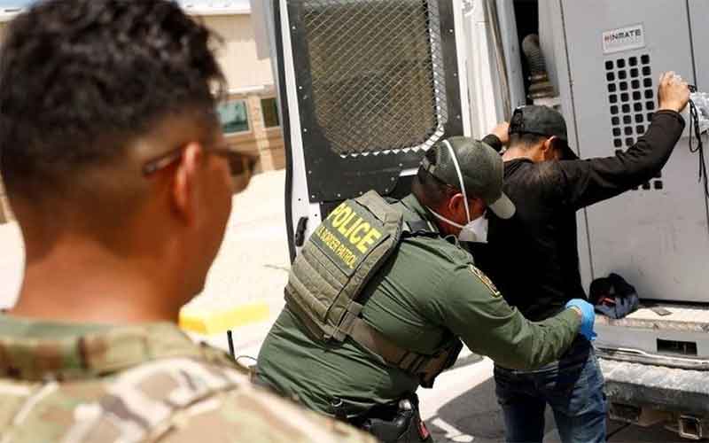 На границе США и Мексики зафиксировано рекордное число нелегальных мигрантов