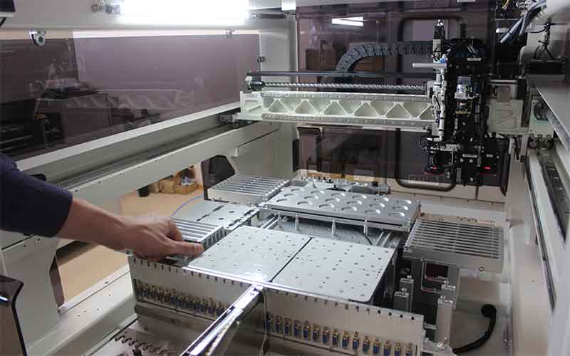 Электромашина полностью автоматизирует производство печатных плат
