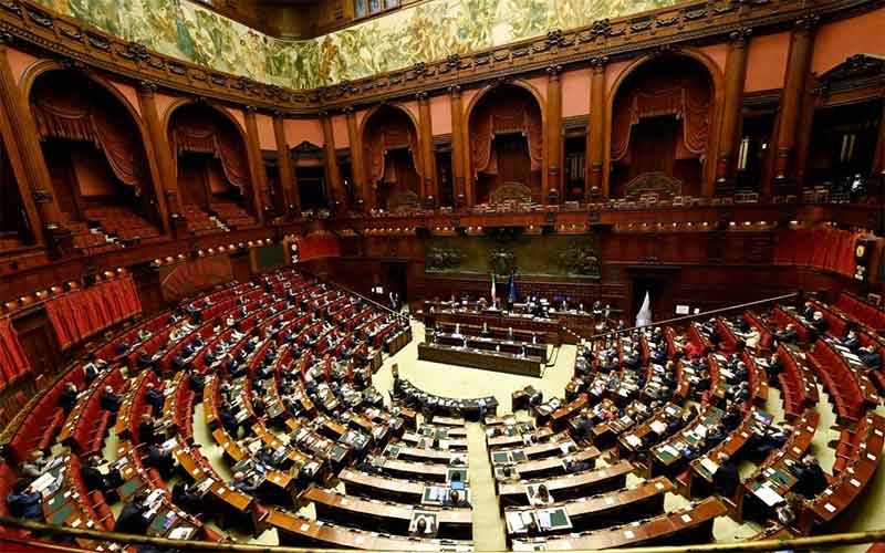 Парламент Италии начнет сегодня голосование за президента 