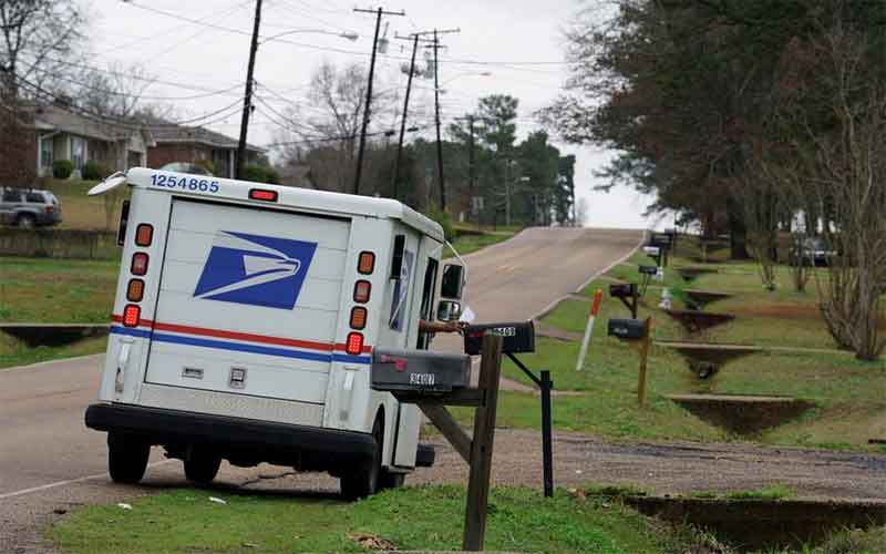 США выделяют 50 млрд долларов для своей убыточной почтовой службы