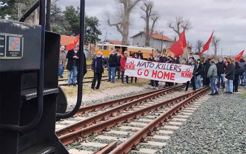 Греческие коммунисты заблокировали поезд с военной техникой США и НАТО