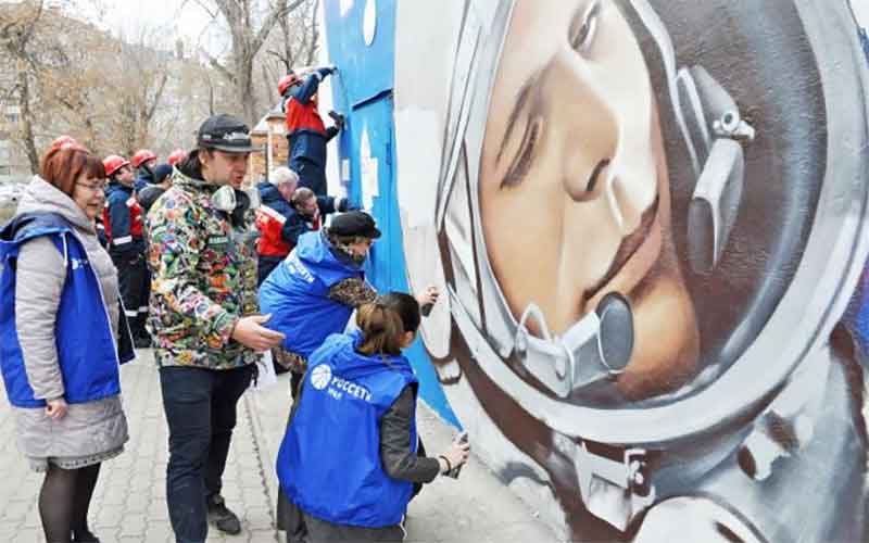 «Россети Урал» украсили свои энергообъекты портретами летчиков-космонавтов