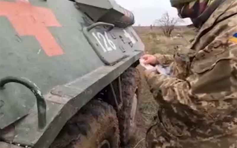 Украина торгует бронетехникой с ДНР за рубли