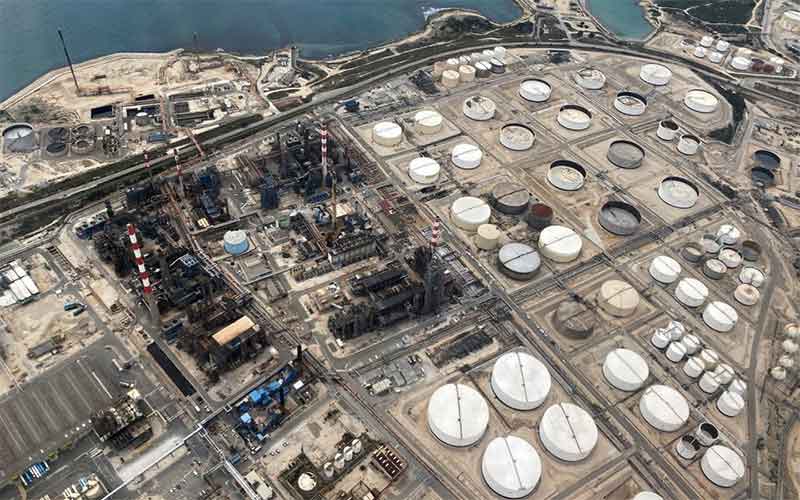 Нефтехранилища в США Запасы нефти в США повлияли на рост мировых цен