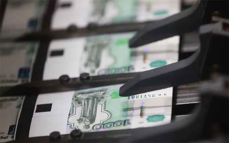 Bloomberg назвал российский рубль самой эффективной валютой 2022 года