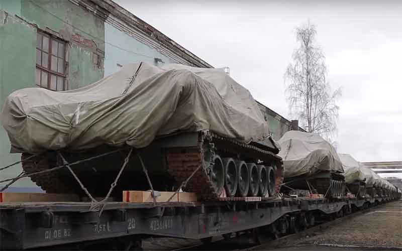 Эшелон танков Т-90М «Прорыв» из Нижнего Тагила отправлен в войска 