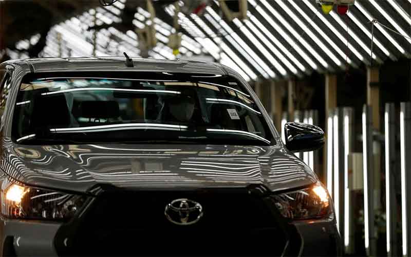Toyota в июне сократит выпуск автомобилей на 100 тысяч