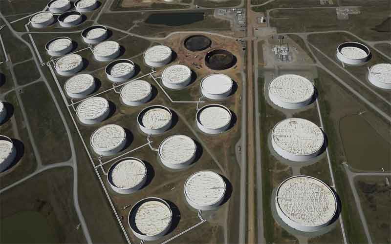Нефтехранилища После падения цены на нефть восстанавливаются