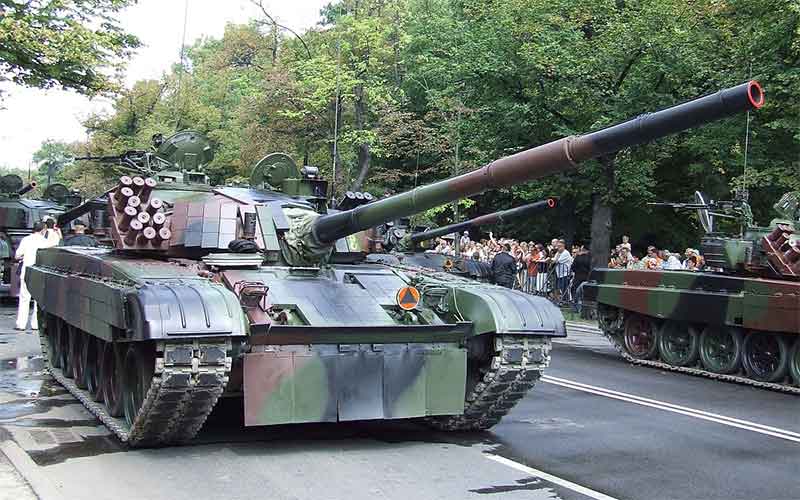 Эшелон с польскими танками PT-91 Twardy для Украины сняли на видео