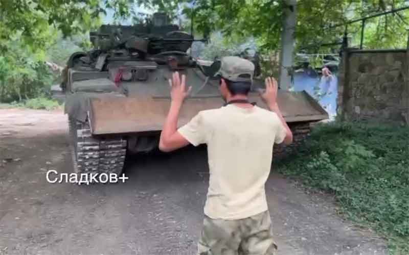 Российские танкисты угнали у ВСУ танк прямо с поля боя