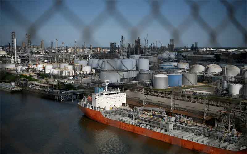 Цены на нефть растут из-за действий Ирана и России