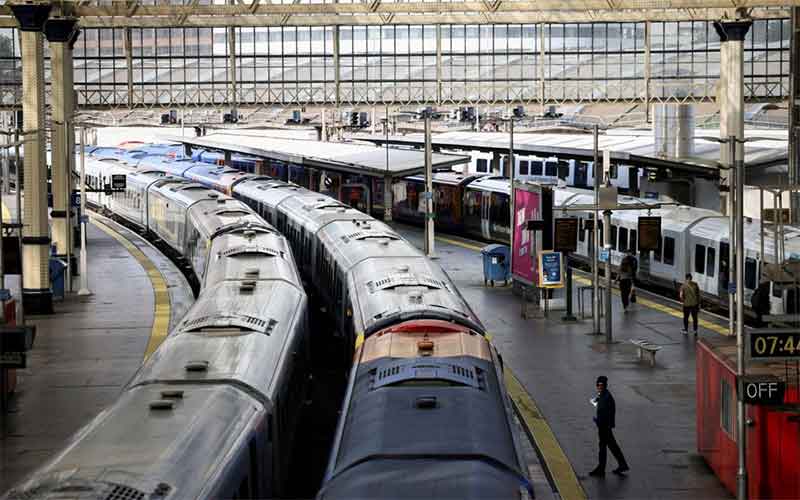 В Великобритании встали поезда из-за забастовки машинистов