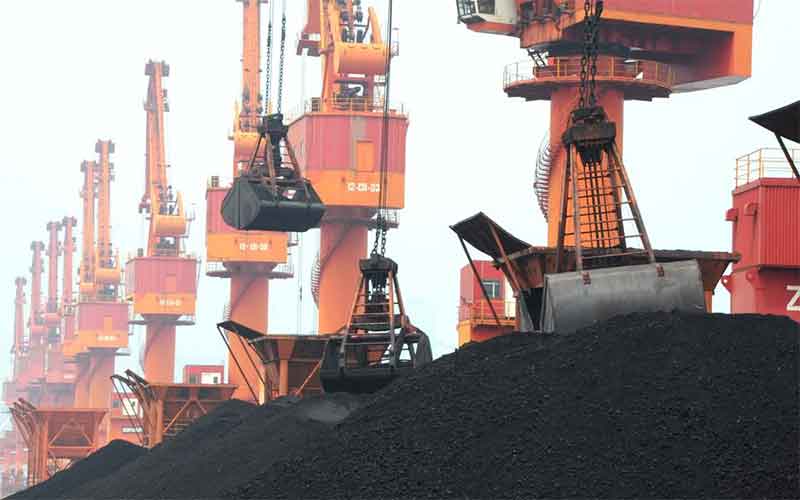 Инвесторы скупают запасы угля в Китае