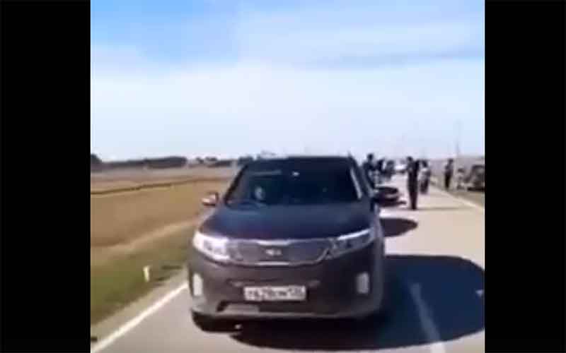 В Челябинской области женщина на видео материт уезжающих в Казахстан россиян