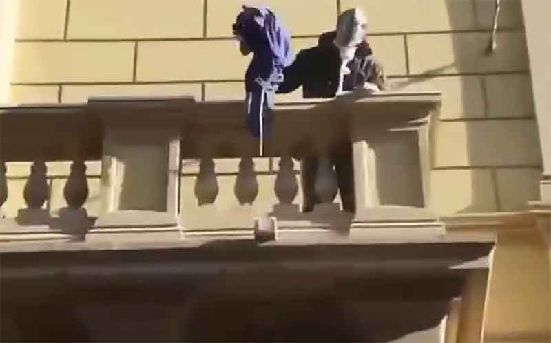 В Риме сторонники правых срывают флаги Евросоюза