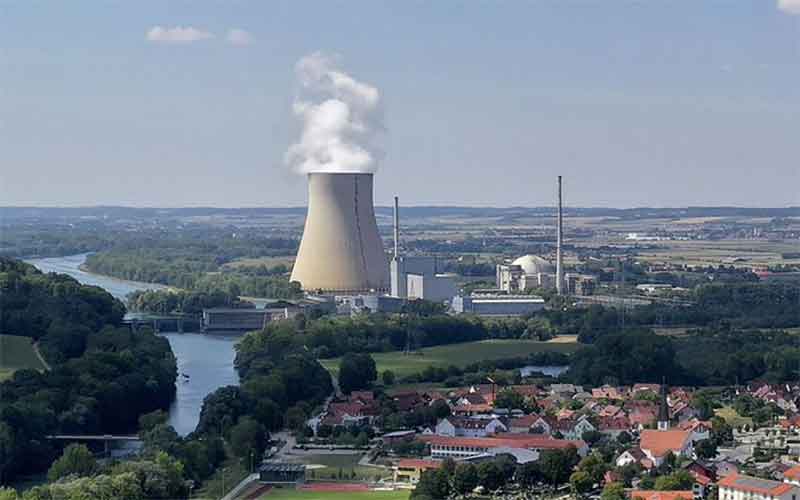 Германия продлит эксплуатацию последних трех АЭС 