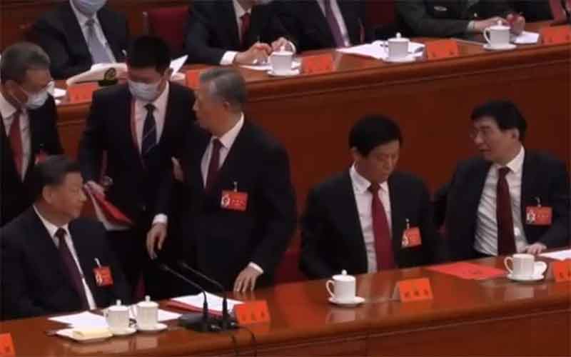 На съезде КПК бывшего лидера Китая Ху Цзиньтао вывели из президиума под руки