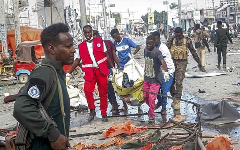 Более 100 человек погибли в результате теракта в столице Сомали 