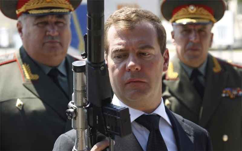 Медведев накануне главного «польского» праздника в России напомнил о разделах Польши