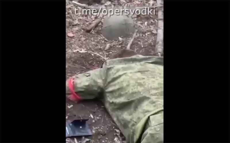 Боевики ВСУ выложили в сеть еще одно видео с добиванием российских пленных