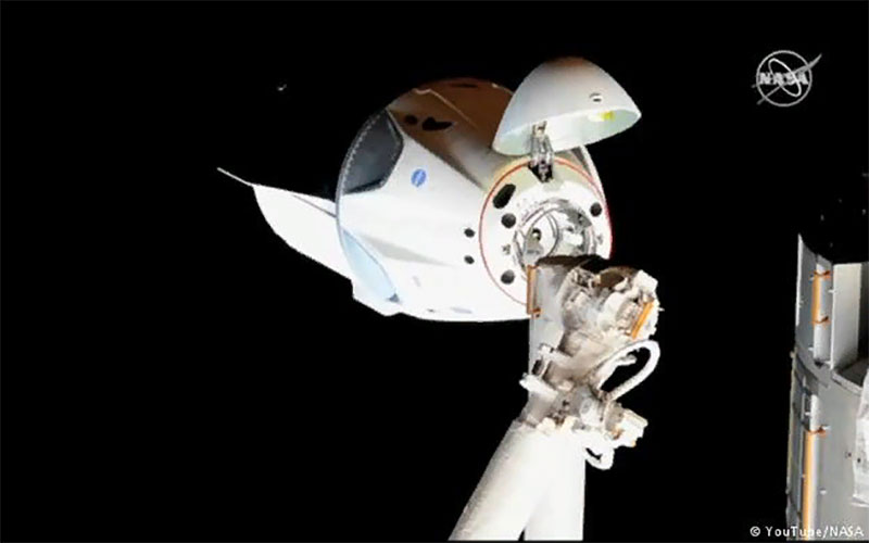Стыковка корабля Dragon-2 к МКС Экипаж МКС встретил посланца компании Илона Маска
