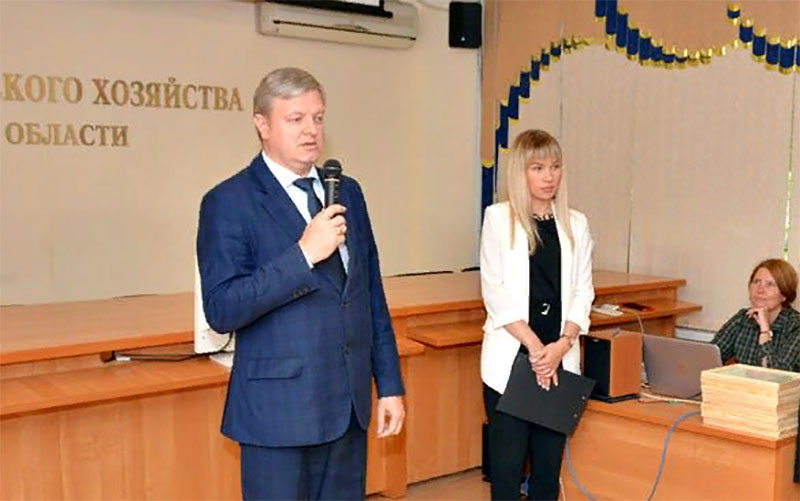 и. о. Министра сельского хозяйства региона Алексей Кобылин На Южном Урале молодые фермеры получили гранты «Агростартап»