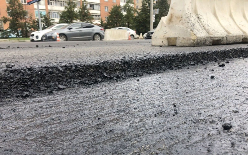 фрезерование дорожного полотна На Копейском шоссе «Дорстройтех-лизинг» укладывает свежий асфальт