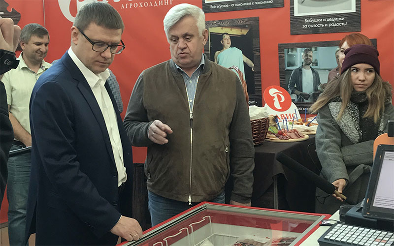 Алексей Текслер посетил стенд «Рависа» на «АГРО-2019»