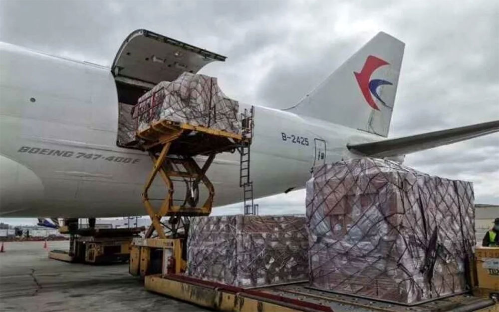 Помощь США из Китая Китайский бизнес оказывает помощь США в борьбе с COVID-19