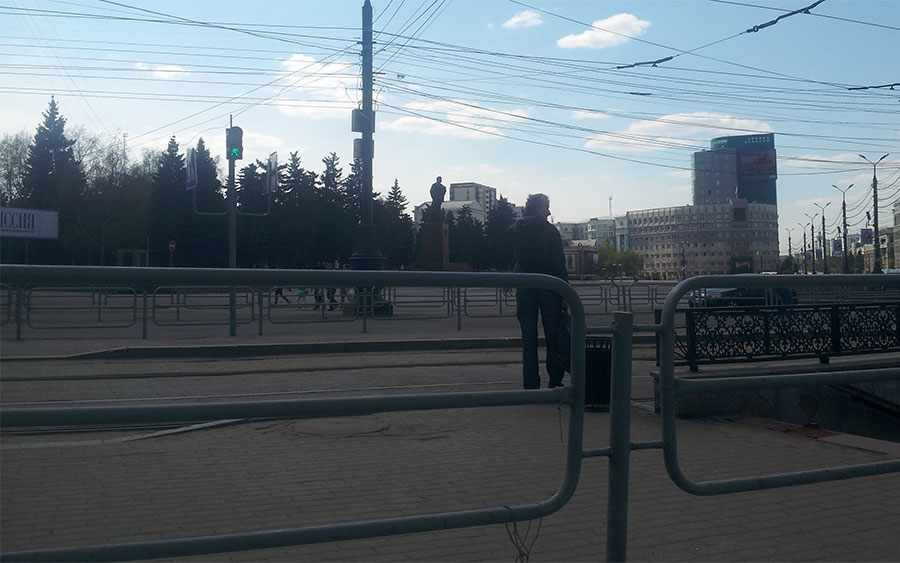 На площади Революции в Челябинске временно перенастроили светофоры 