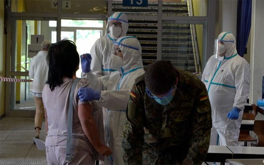 Коронавирус в Германии В Германии число случаев COVID-19 выросло за неделю на 70-75%