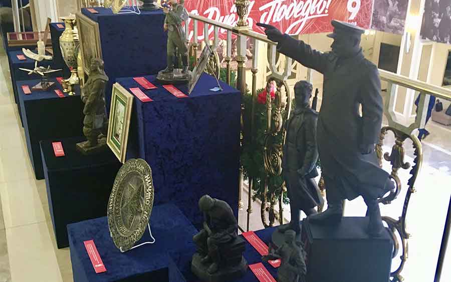 Каслинское литье показали на выставке, посвященной 75-летию Победы