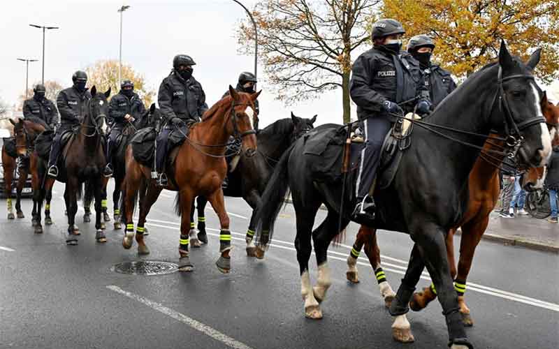 Конная полиция разогнала демонстрацию в Бремене