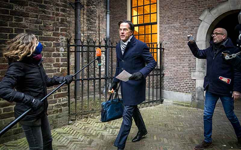 Правительство Нидерландов со скандалом отправляется в отставку 