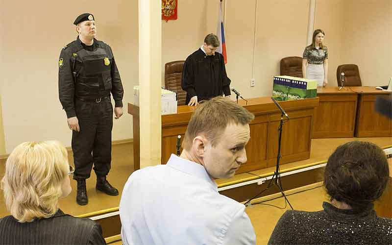 Навальный в суде Генпрокуратура выступила за реальный срок для Навального