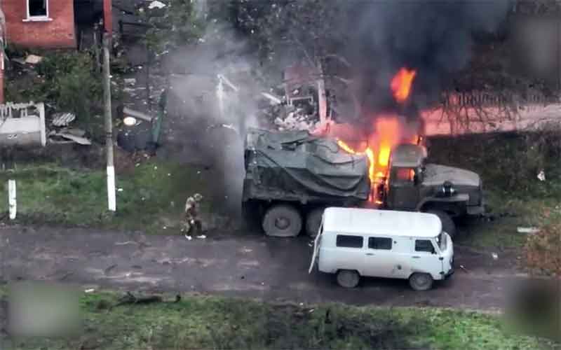 Русский солдат героически отогнал охваченный огнем «Урал» от сослуживцев